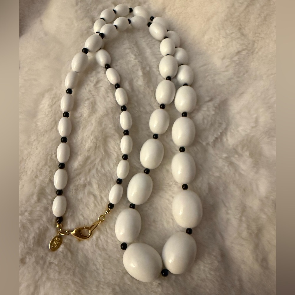 Joan Rivers White and Black Beaded Necklace with Gold Tone Clasp